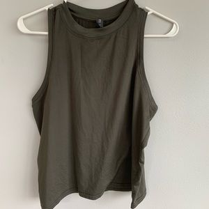 Energy Top by Vuori in Oregano / Green